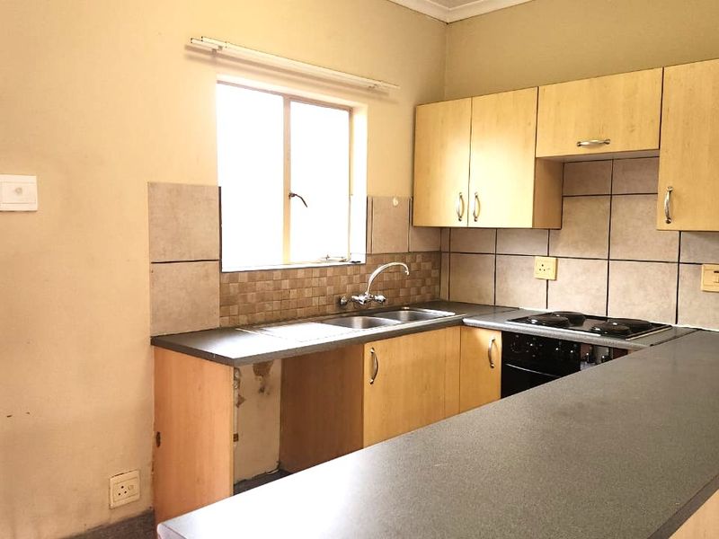 Perfect Investment or First-Time Buy! - Photo 5