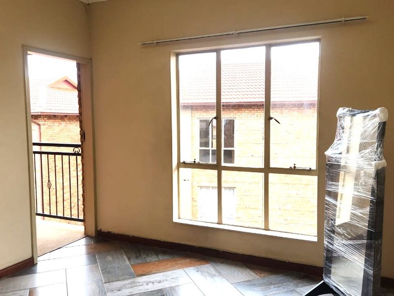 Perfect Investment or First-Time Buy! - Photo 7