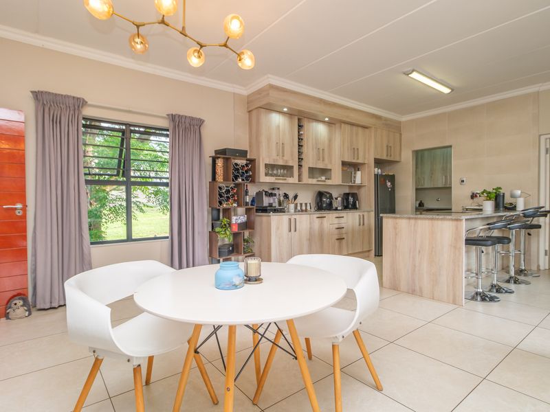 Stylish North-Facing Apartment with Modern Finishes and Entertainer’s Balcony - Photo 5