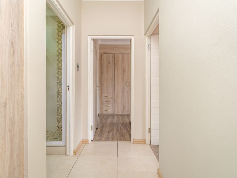 Stylish North-Facing 2-Bedroom Apartment in Exclusive Complex - Photo 6