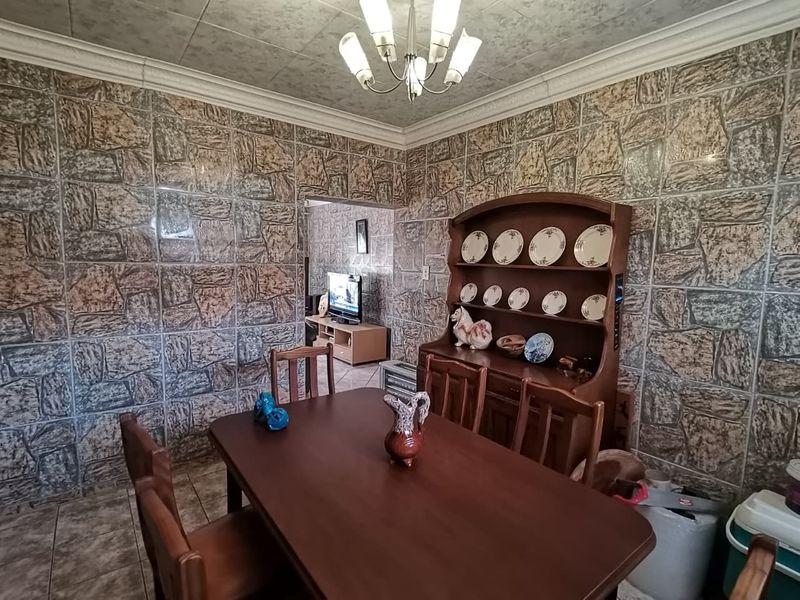 Easy Care 4-Bedroom Home in a Secure and Convenient Part of Letlhabile - Photo 4