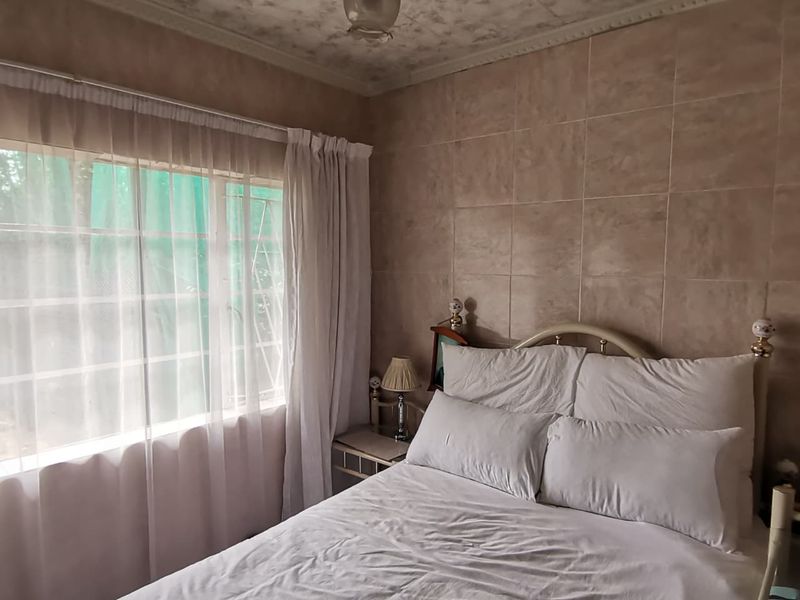 Easy Care 4-Bedroom Home in a Secure and Convenient Part of Letlhabile - Photo 8