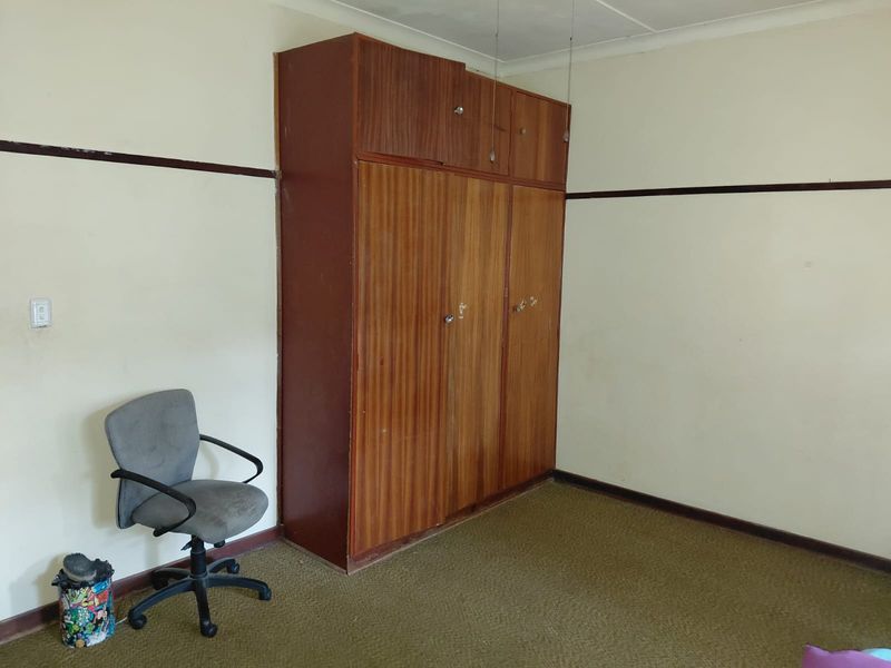 4 Bedroom House for Sale. - Photo 9