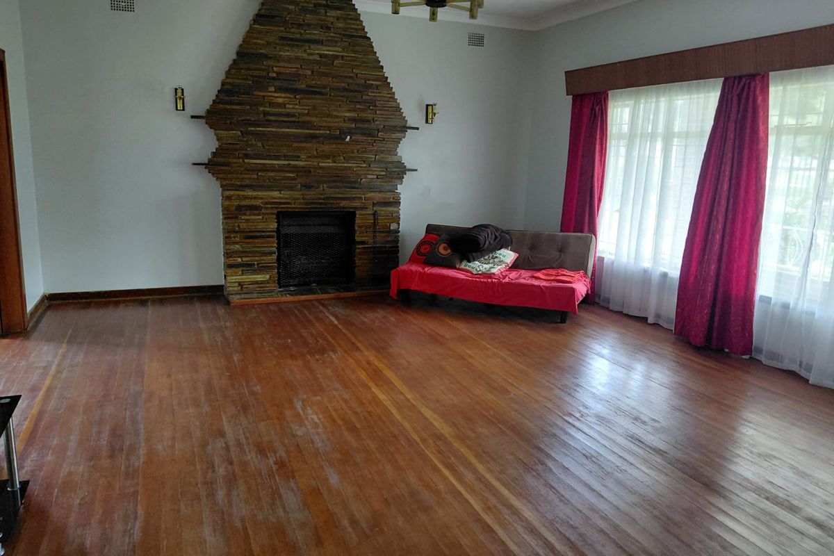 4 Bedroom House for Sale. - Photo 2