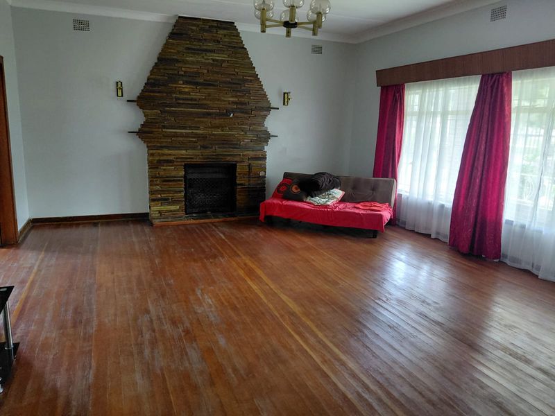 4 Bedroom House for Sale. - Photo 2