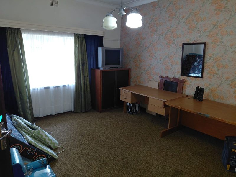 4 Bedroom House for Sale. - Photo 3