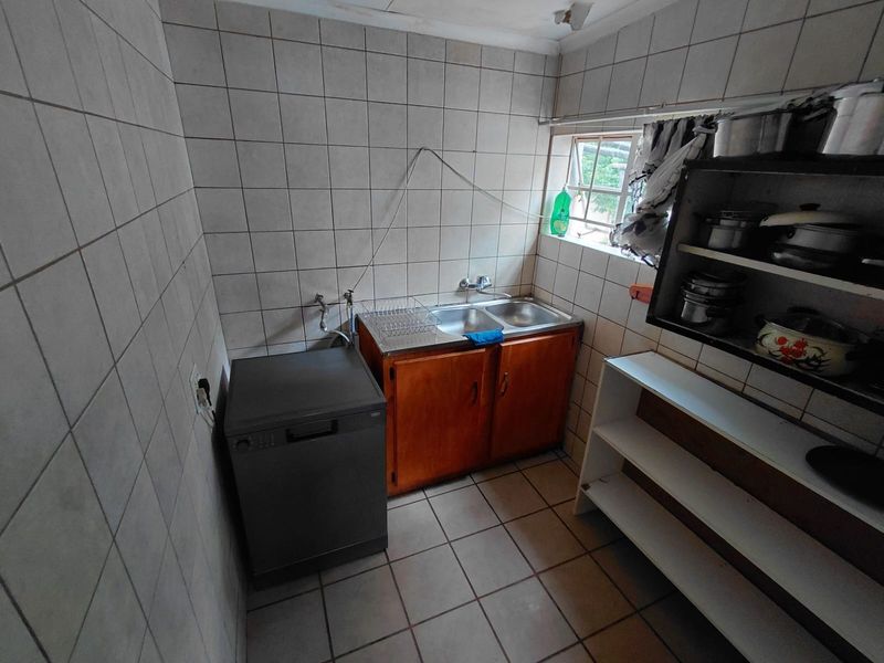 2 Bedroom House for Sale - Photo 6