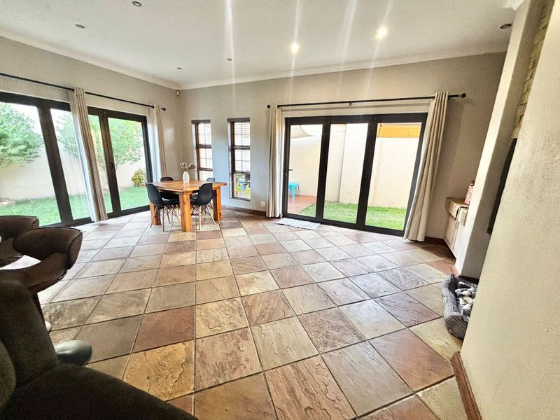 3 Bedroom Family Home with Double Garage & JoJo Tank for Sale - Photo 4