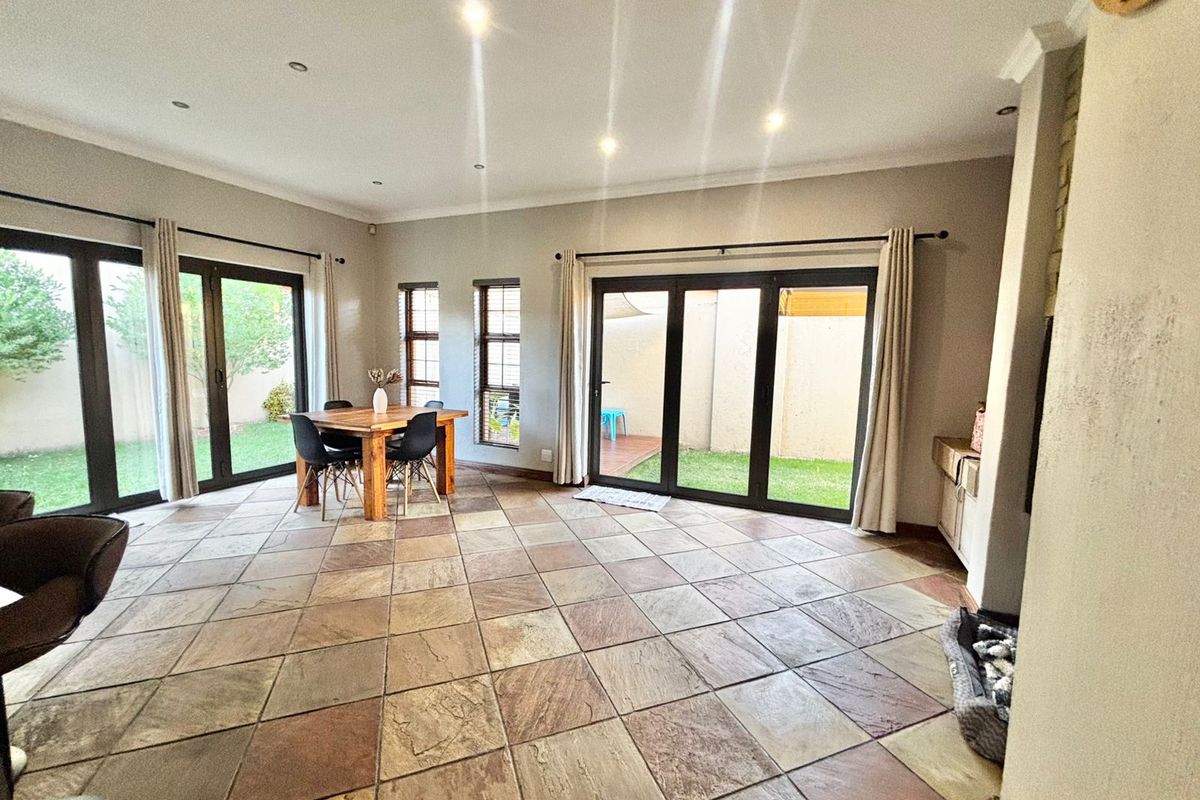 3 Bedroom Family Home with Double Garage & JoJo Tank for Sale - Photo 5
