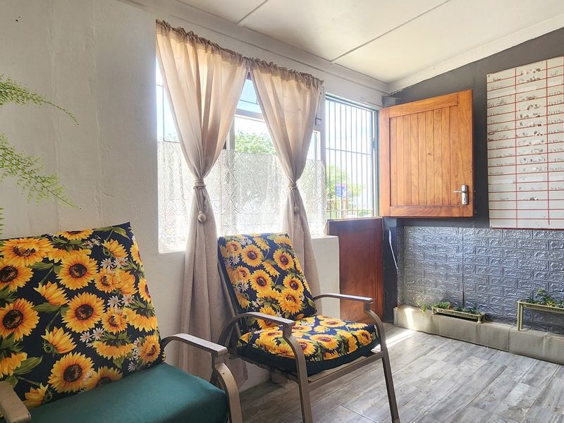 Property with Business Rights in a Prime Central Location - Photo 3