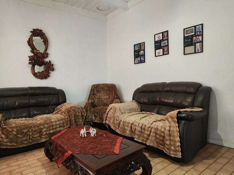 Property with Business Rights in a Prime Central Location - Photo 9