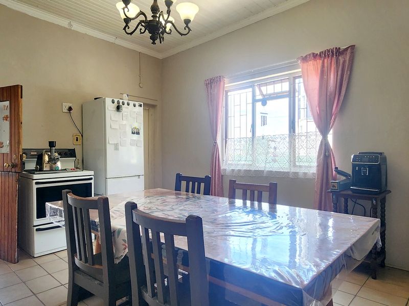 Property with Business Rights in a Prime Central Location - Photo 6