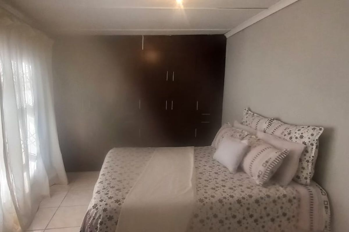 Neatly Kept Starter Home - Photo 4