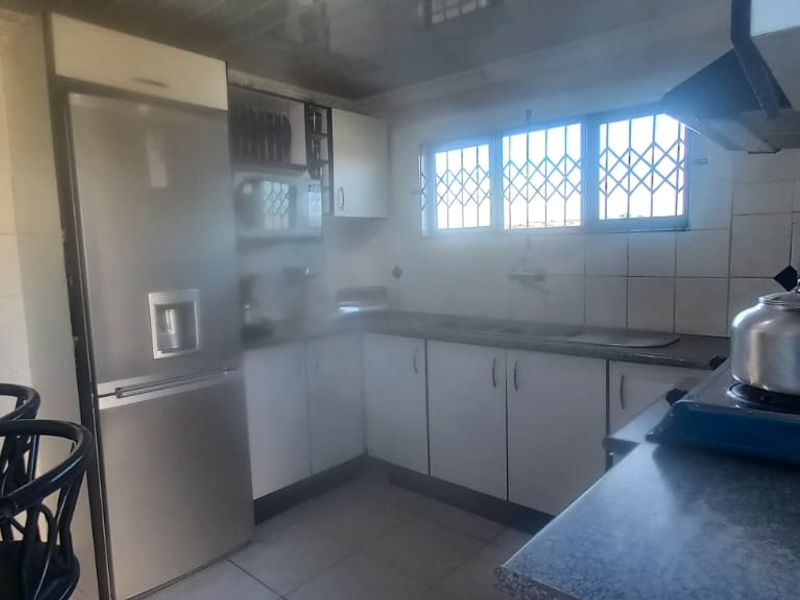 Neatly Kept Starter Home - Photo 2