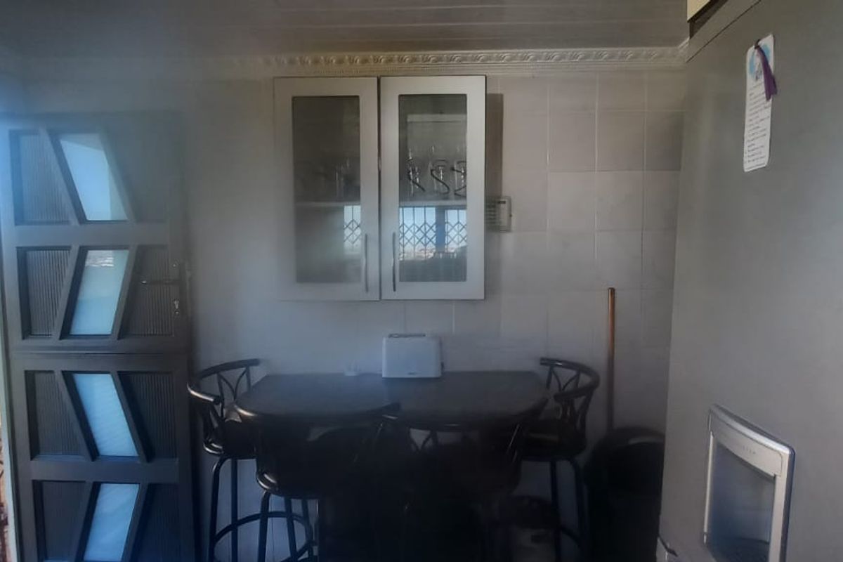 Neatly Kept Starter Home - Photo 3