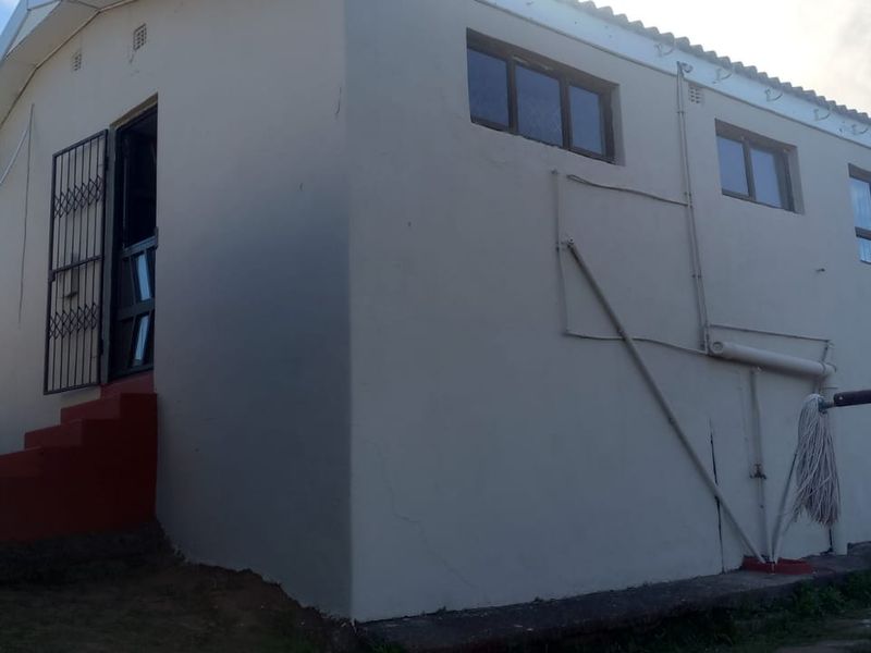 Neatly Kept Starter Home - Photo 7