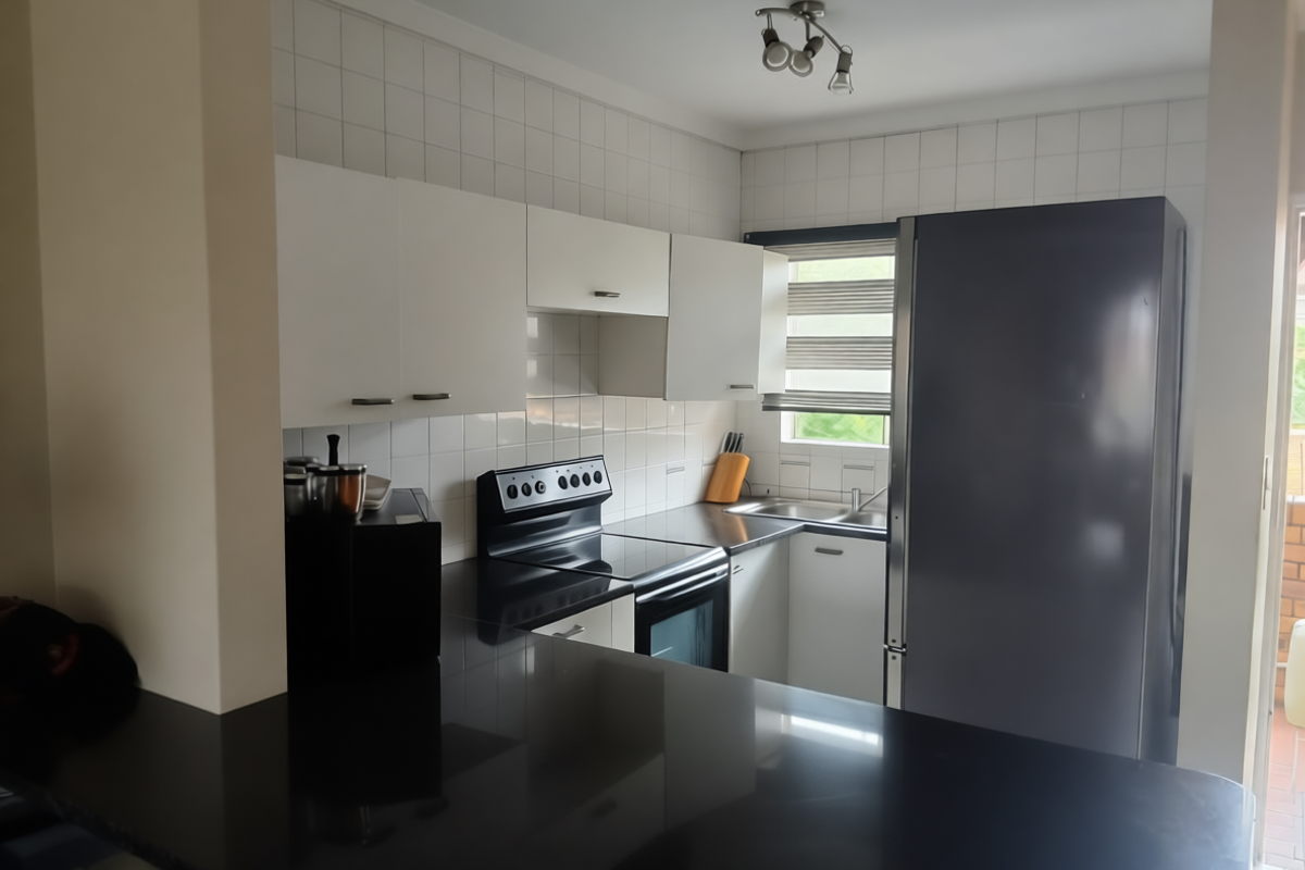 Modern Top-Floor 2-Bedroom Unit in Secure Northfields Complex – Buccleuch - Photo 2