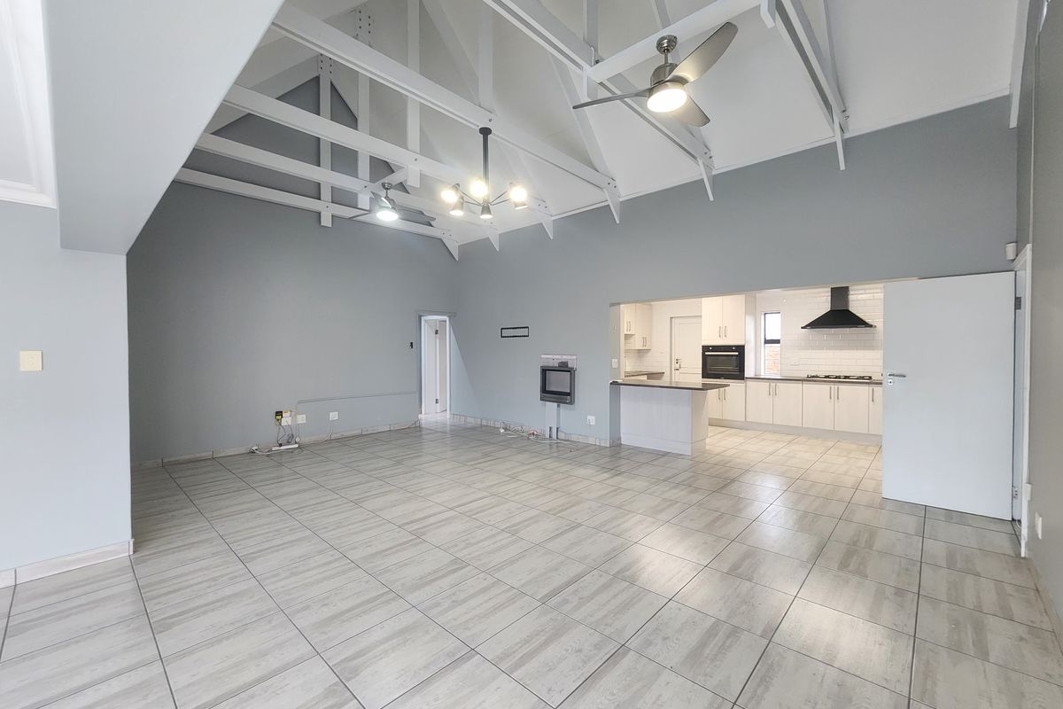Secure Single-Level 3 Bedroom Home in Karookraal Estate, Hartenbos - Photo 5