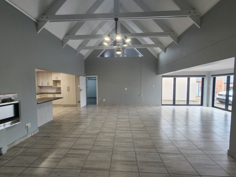 Secure Single-Level 3 Bedroom Home in Karookraal Estate, Hartenbos - Photo 6