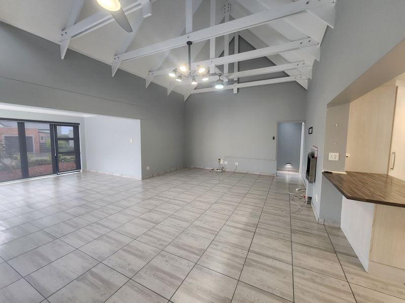 Secure Single-Level 3 Bedroom Home in Karookraal Estate, Hartenbos - Photo 2