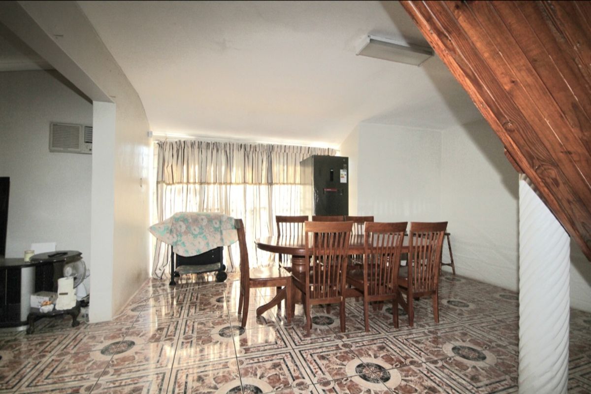 Stunning  4-bedroom Freehold home in Lotus Park for sale - Endless opportunities!!! - Photo 4