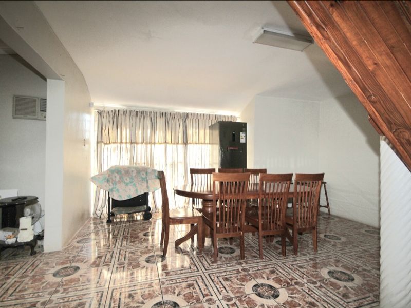 Stunning  4-bedroom Freehold home in Lotus Park for sale - Endless opportunities!!! - Photo 4