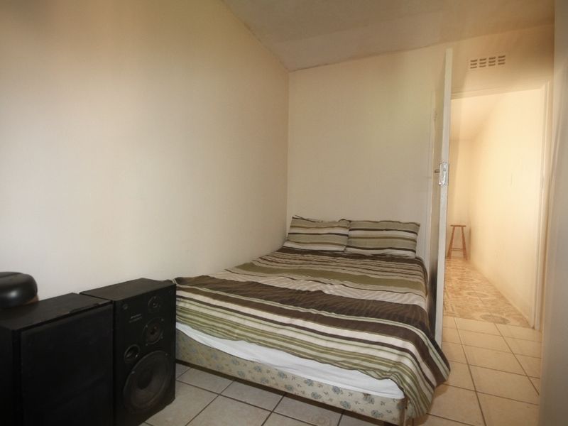 Stunning  4-bedroom Freehold home in Lotus Park for sale - Endless opportunities!!! - Photo 7