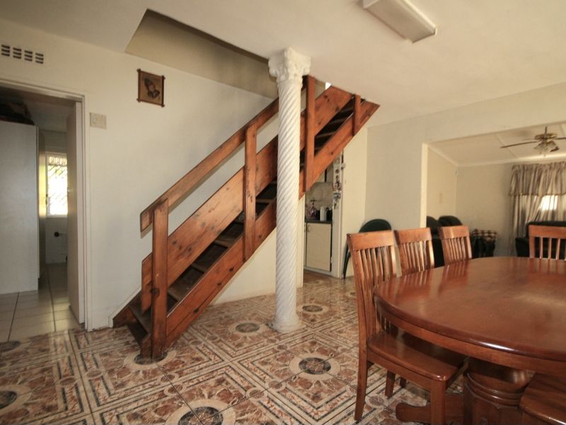Stunning  4-bedroom Freehold home in Lotus Park for sale - Endless opportunities!!! - Photo 6