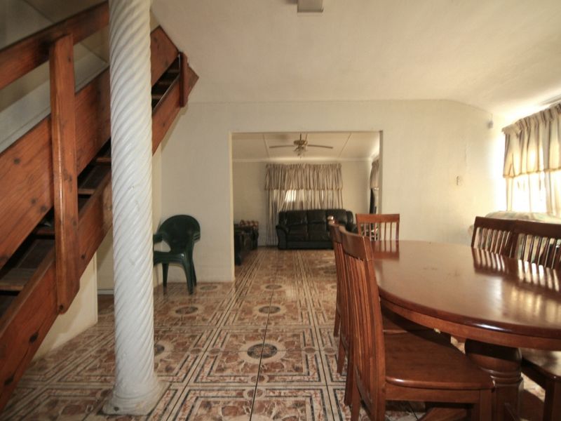 Stunning  4-bedroom Freehold home in Lotus Park for sale - Endless opportunities!!! - Photo 5
