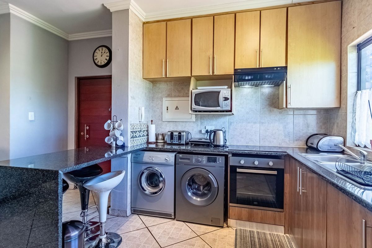 Lovely, Neat 2-Bedroom Flat in Secluded Edenvale Complex - Luxury Auction - Photo 4