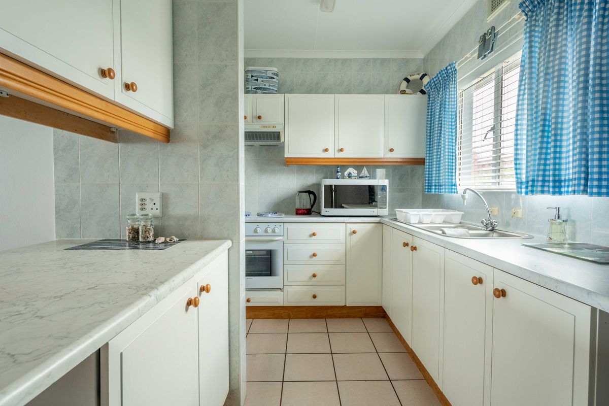 The perfect holiday flat or downsizing - Photo 5