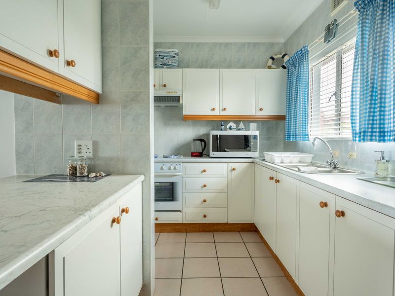 The perfect holiday flat or downsizing - Photo 5