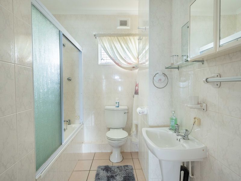 The perfect holiday flat or downsizing - Photo 9