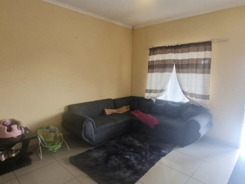 Prime Investment Potential with Private Balcony Braai in Erand Gardens! - Photo 6