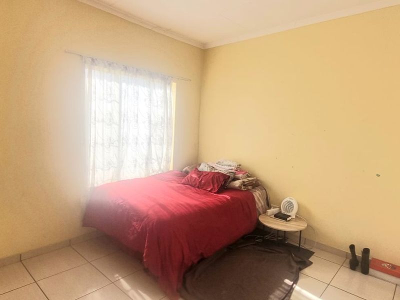 Prime Investment Potential with Private Balcony Braai in Erand Gardens! - Photo 9