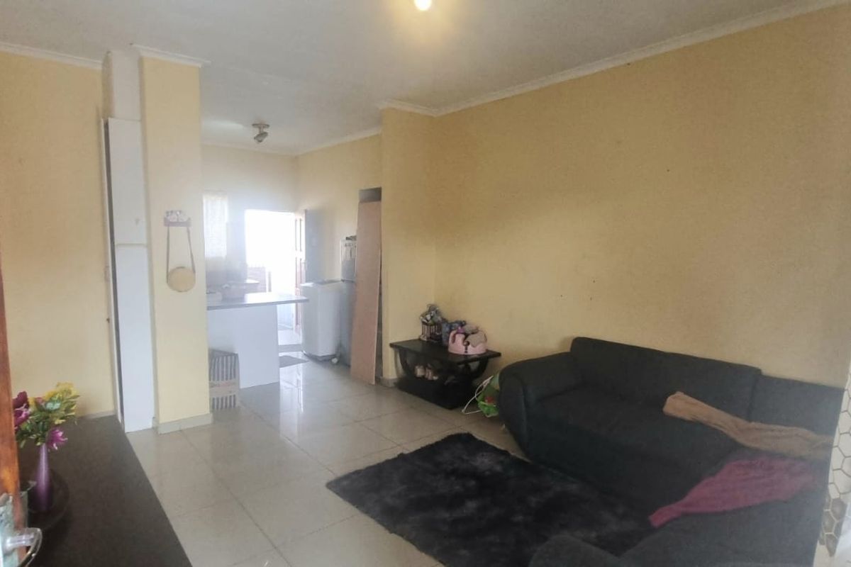 Prime Investment Potential with Private Balcony Braai in Erand Gardens! - Photo 5