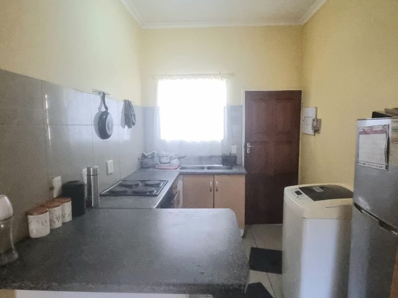 Prime Investment Potential with Private Balcony Braai in Erand Gardens! - Photo 3