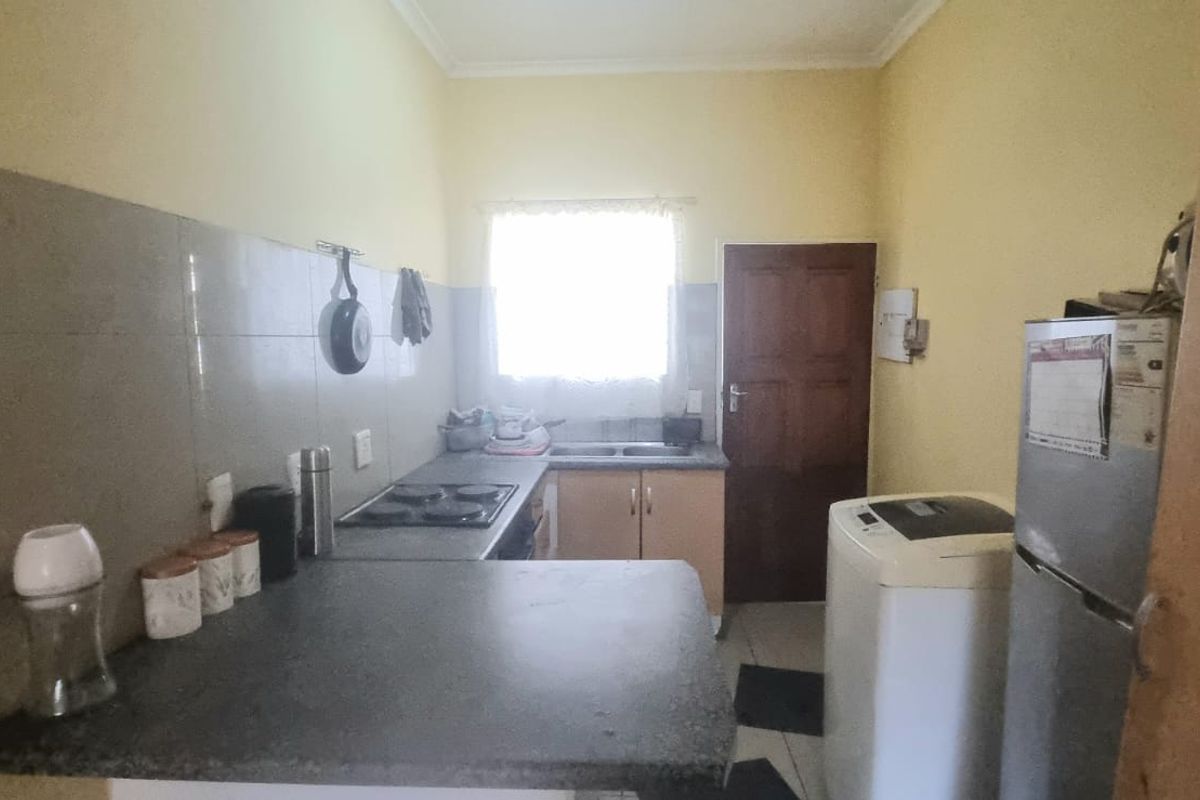 Prime Investment Potential with Private Balcony Braai in Erand Gardens! - Photo 3