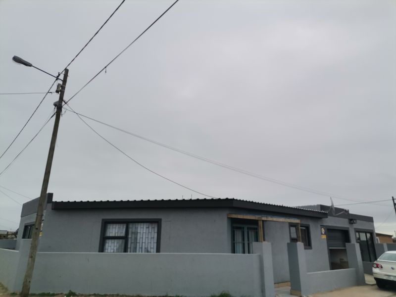House For Sale In Mossel Bay - Photo 3