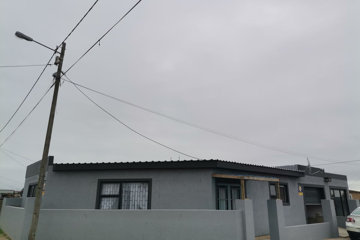 House For Sale In Mossel Bay - Photo 4