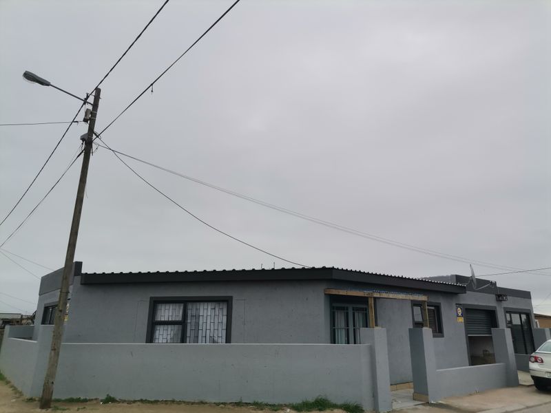 House For Sale In Mossel Bay - Photo 4