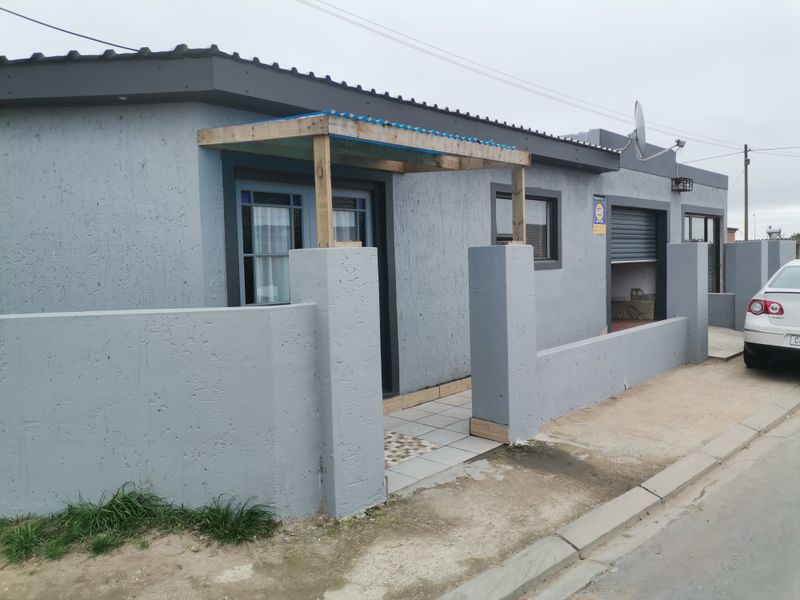 House For Sale In Mossel Bay - Photo 2