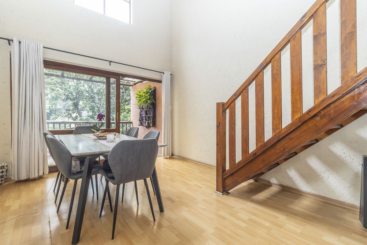 Spacious 2-Bed, 2-Bath Loft Apartment in Prime Position - Photo 3