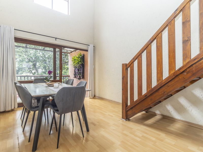 Spacious 2-Bed, 2-Bath Loft Apartment in Prime Position - Photo 3