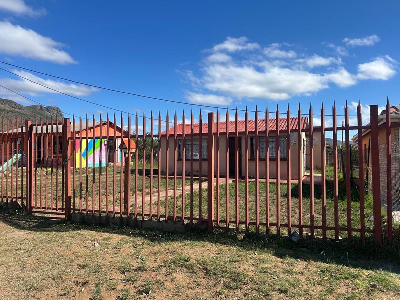 3 Bedroom House  for sale - Photo 2