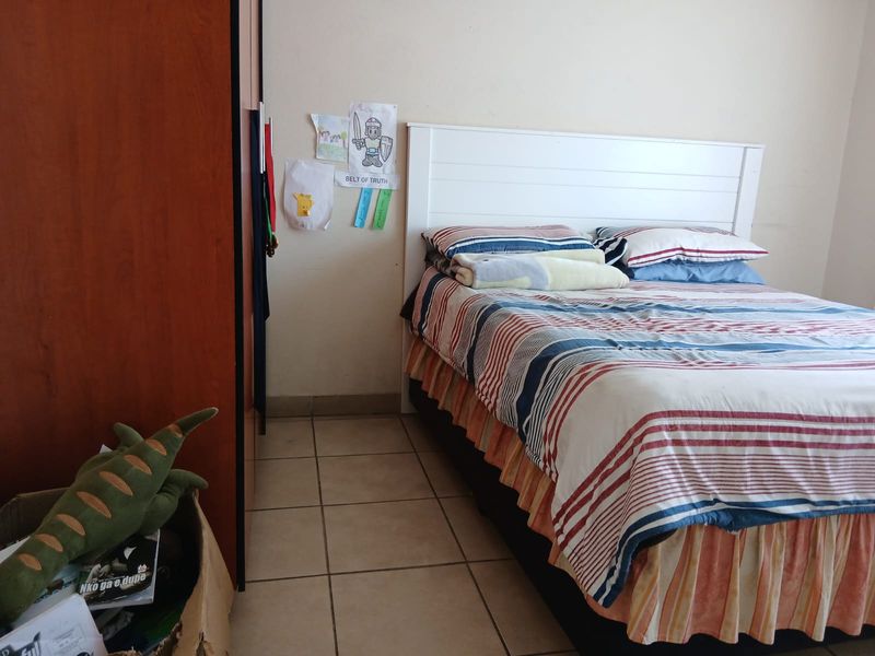 MODERN THREE BEDROOM APARTMENT IN A SECURE COMPLEX. - Photo 10