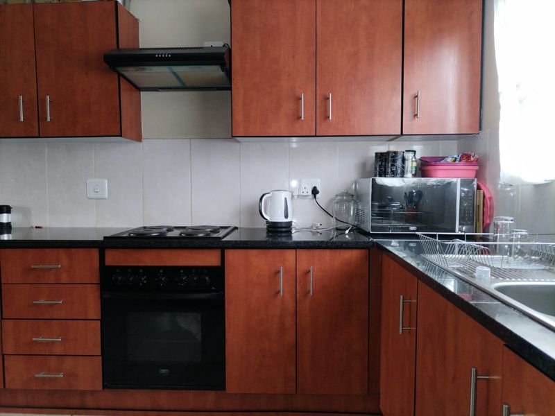 Modern 3-Bedroom Flat in a Secure Complex - Photo 4