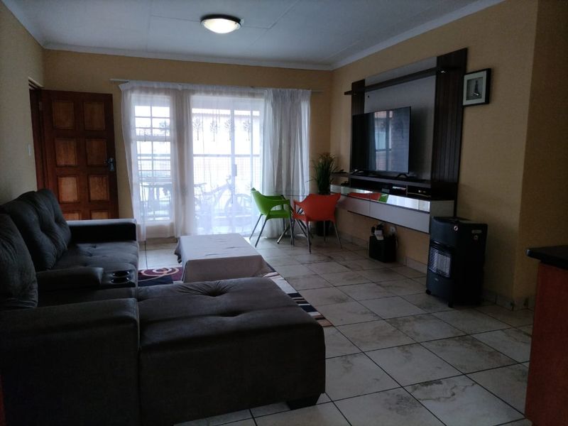 Modern 3-Bedroom Flat in a Secure Complex - Photo 6
