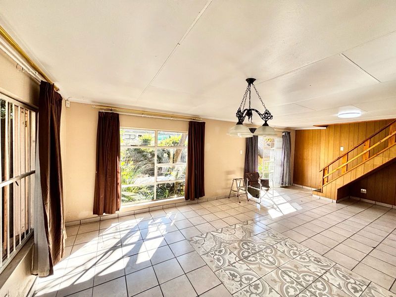 Spacious 4 Bedroom Family Home with Entertainment Space - Photo 4