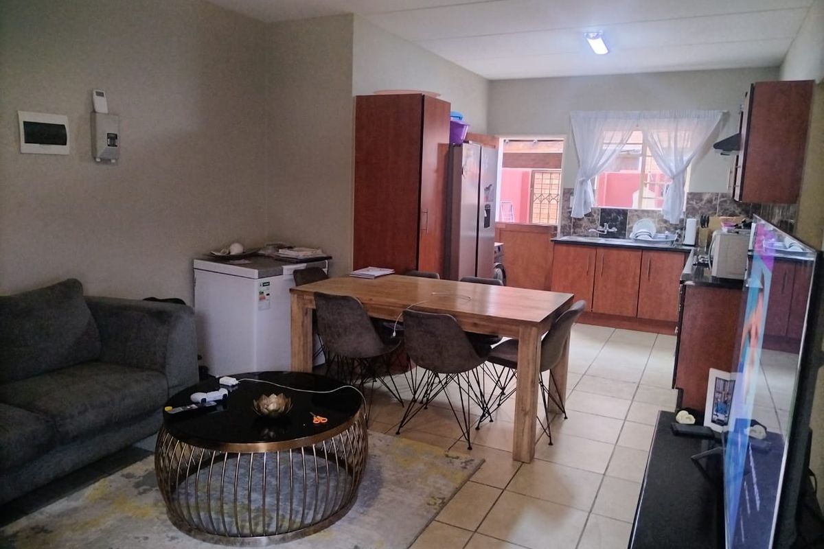 Charming 3  bedroom flat for sale! - Photo 3